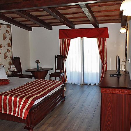 Schassburger Tor Hotel Segesvár Szoba fotó