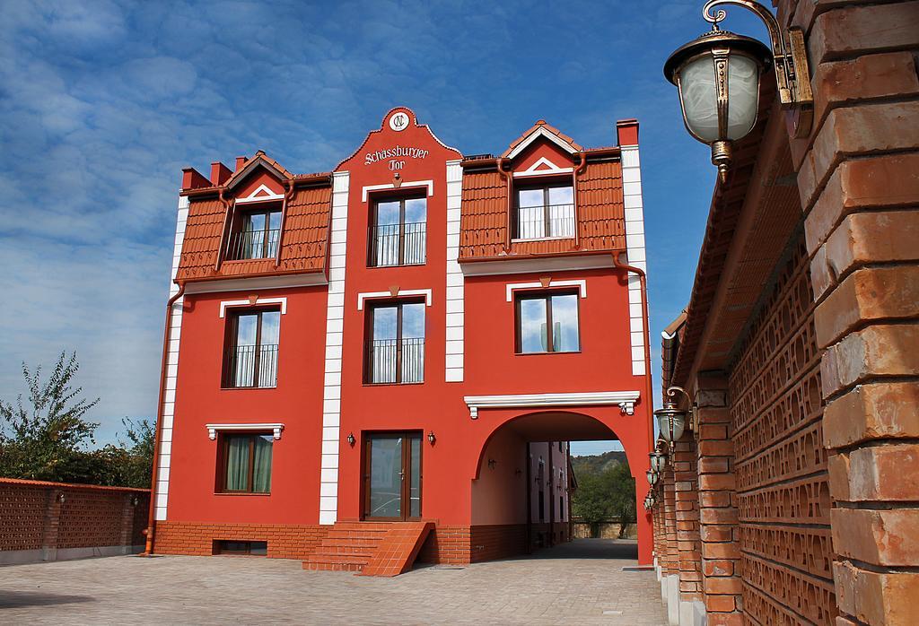 Schassburger Tor Hotel Segesvár Kültér fotó