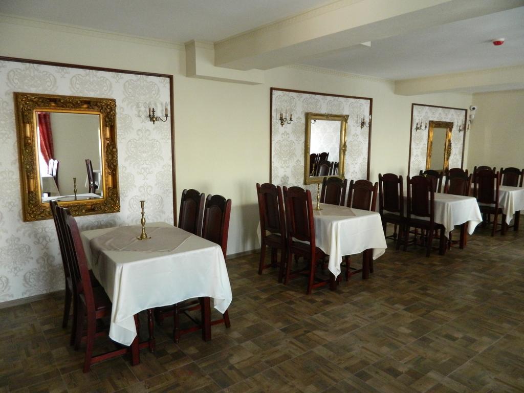 Schassburger Tor Hotel Segesvár Kültér fotó