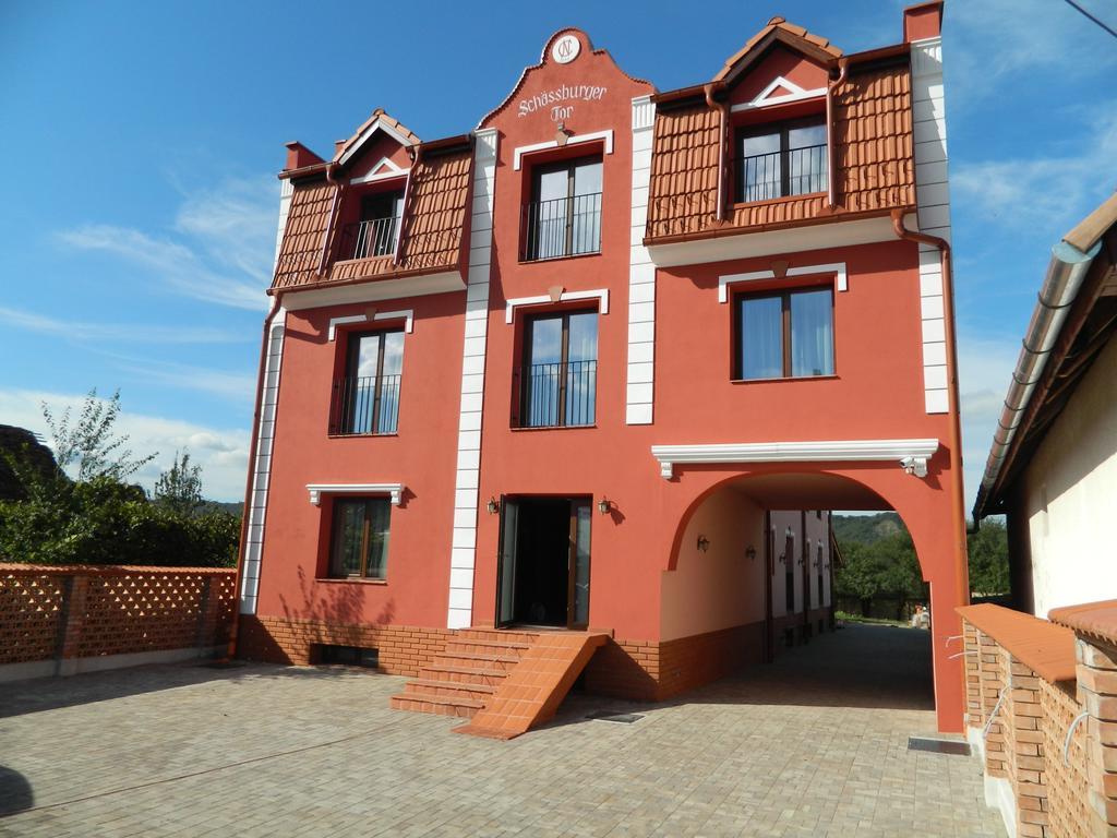 Schassburger Tor Hotel Segesvár Kültér fotó