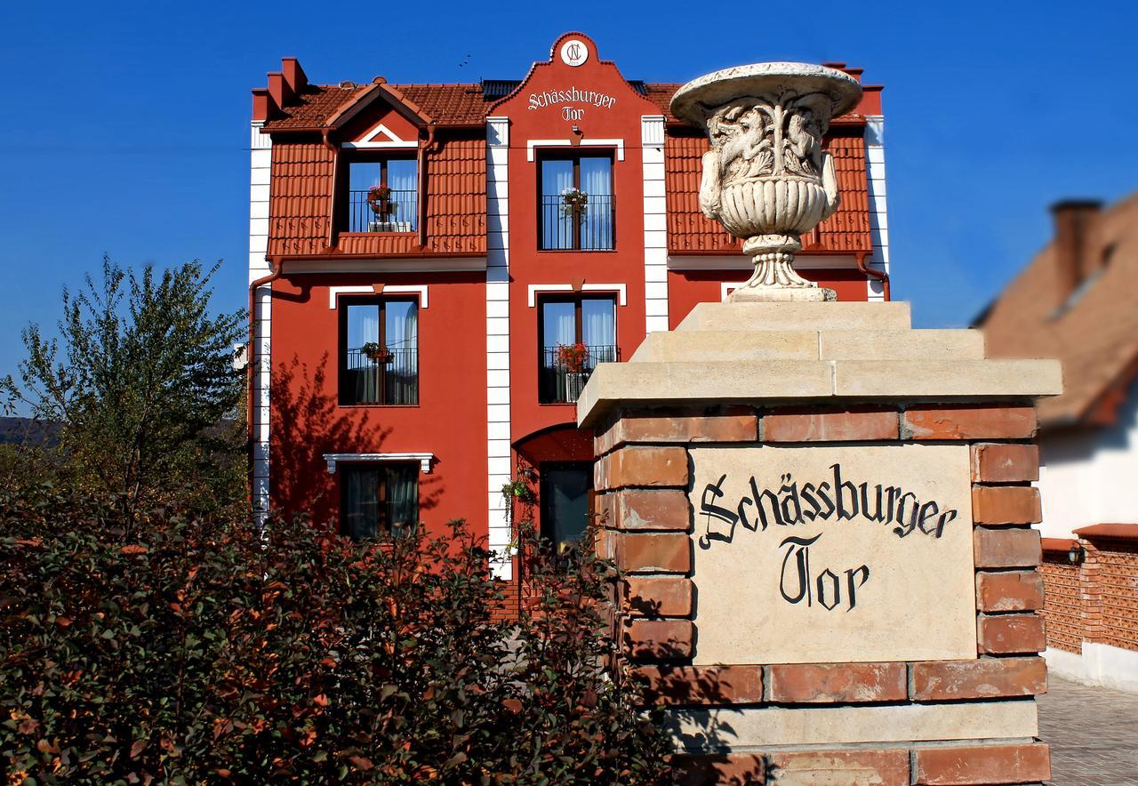 Schassburger Tor Hotel Segesvár Kültér fotó
